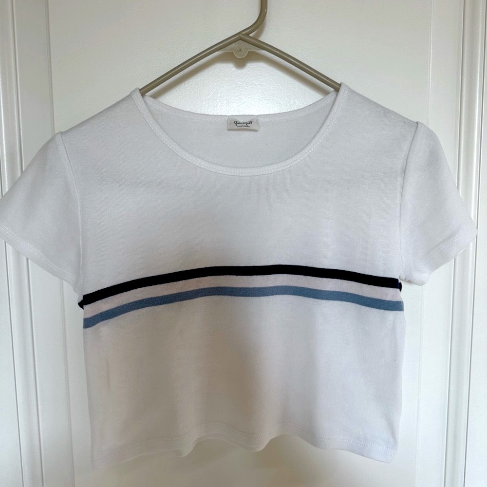 Brandy Melville cropped shirt